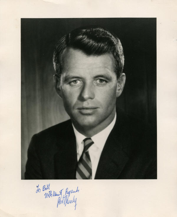Autograph 929203 Robert F. Kennedy signed portrait photograph